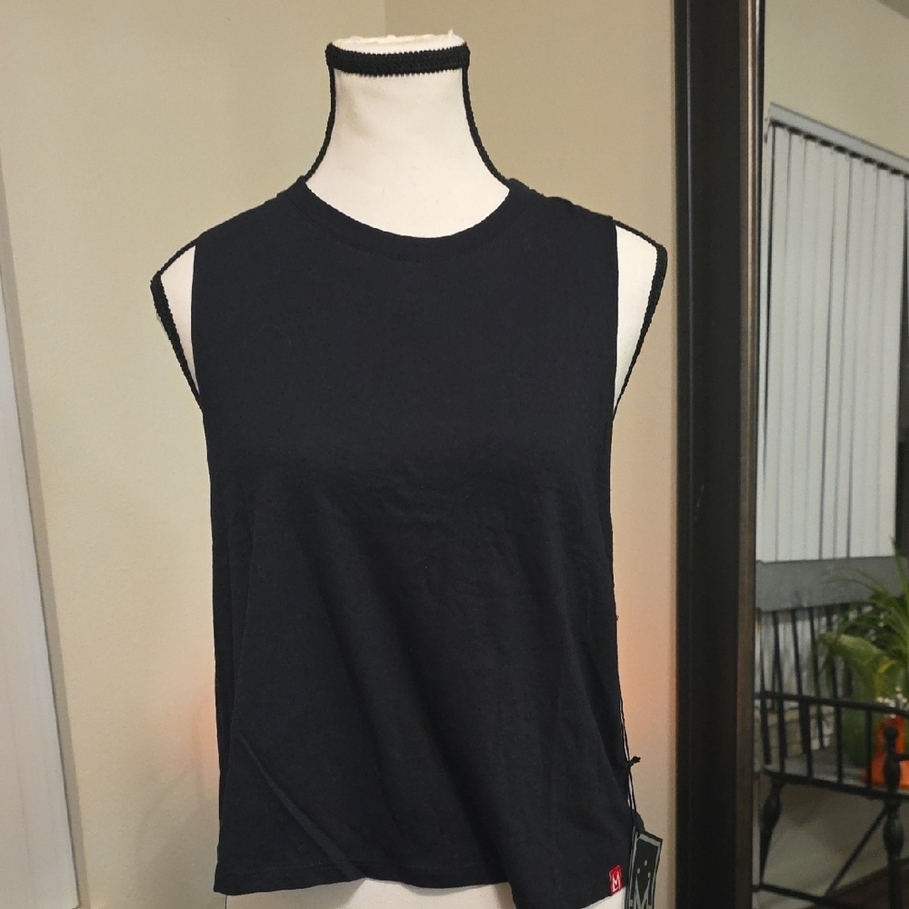 Black Sleeveless Muscle Tee with Crew Neck